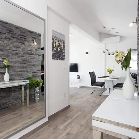 Luis Light Apartment *